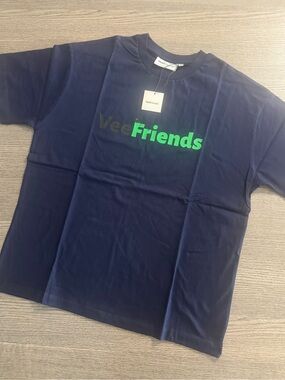 VeeFriends Men’s Classic T-Shirt Navy Size M collectible
